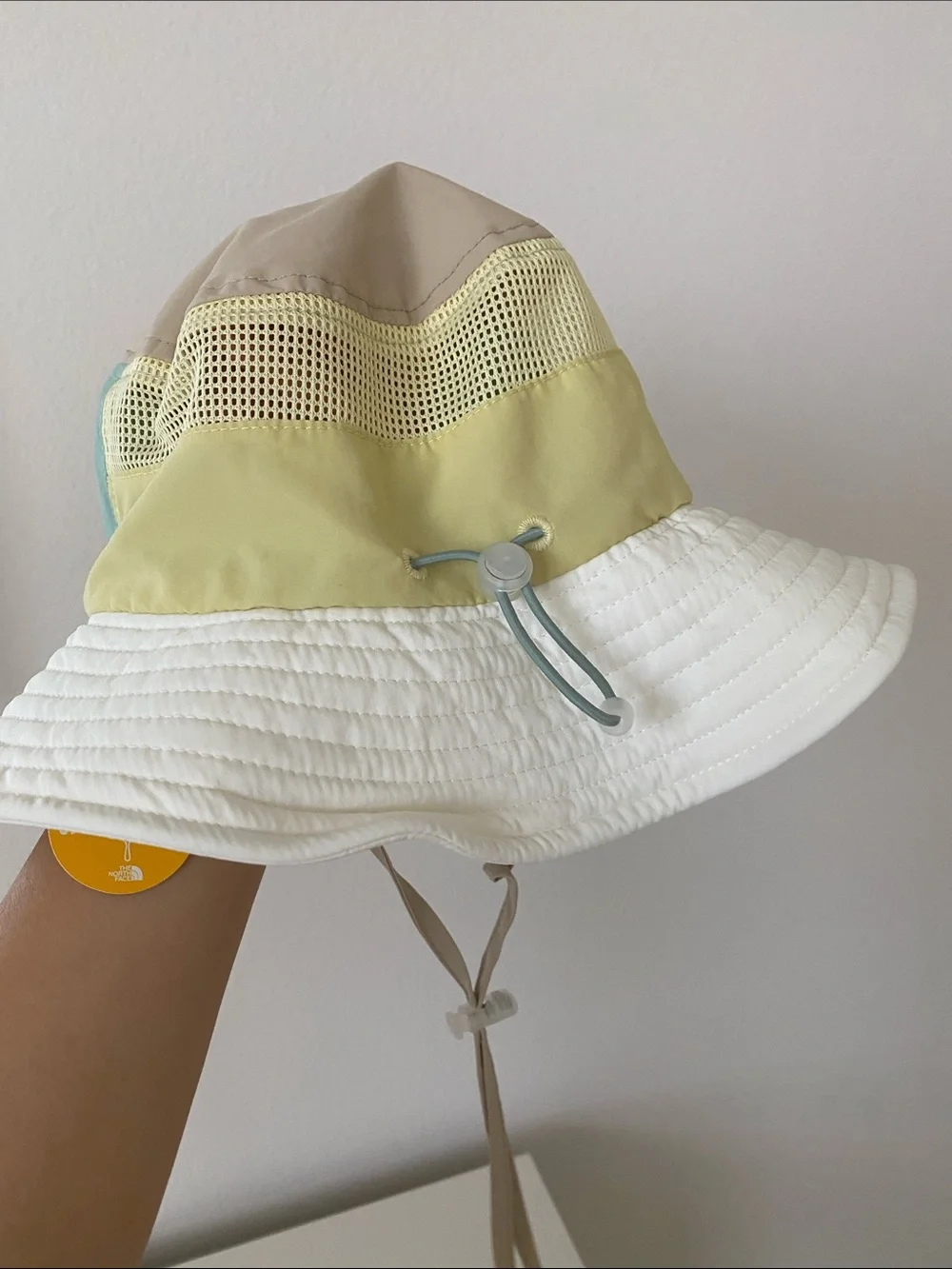 New never worn with tags North Face kids eco mesh bucket hat